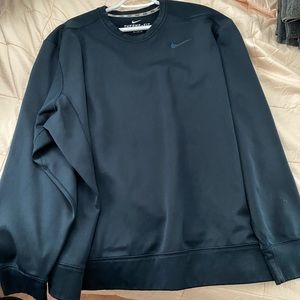 Nike therma fit crewneck